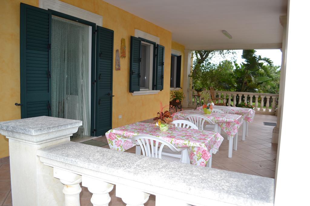 B&B Villa Bismi Монтерони-ди-Лечче Экстерьер фото