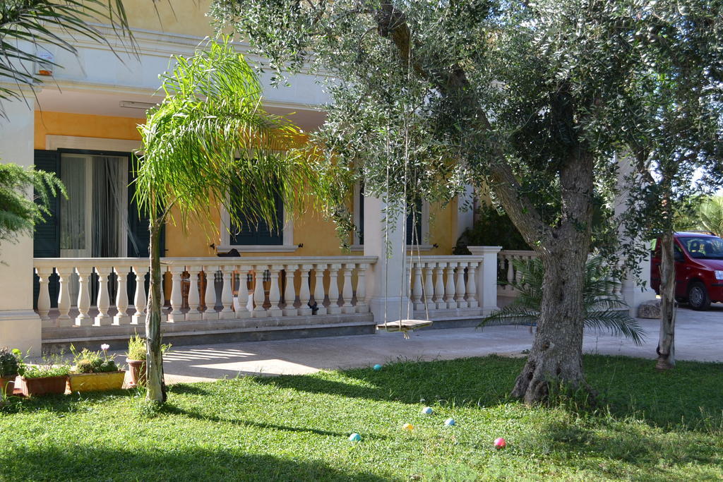B&B Villa Bismi Монтерони-ди-Лечче Экстерьер фото